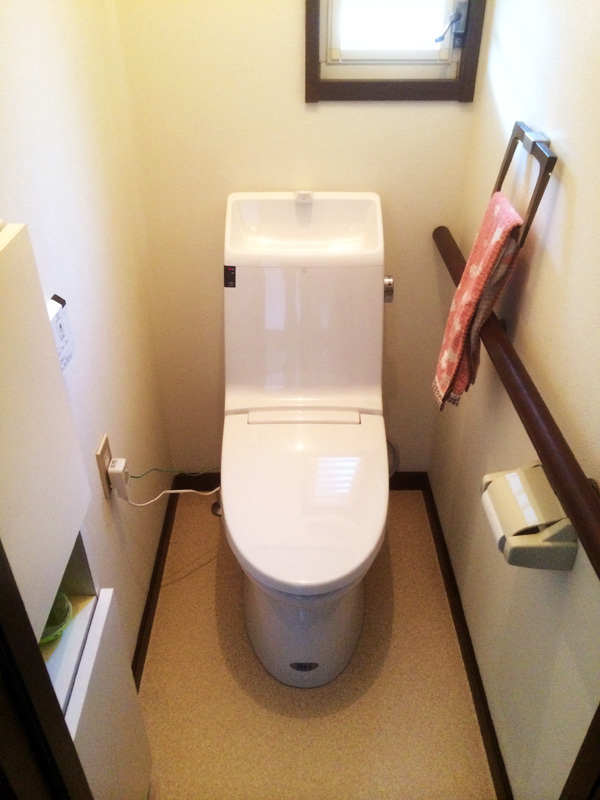 壁紙も床材も張り替えて、生まれ変わりました!