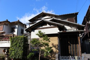 完成 薄めのグレーのシリコン塗装でできれいになりました。