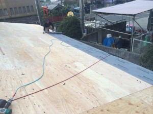 施工中 コンパネ?ルーフィング