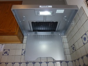 お手入れのしやすいレンジフードです