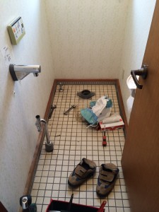 トイレ・手洗いを外しました