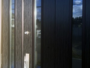 施工後　耐久性のある木目調のｼｰﾄを貼ったので、高級感のある仕上がりになりました