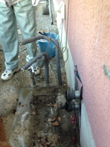 施工中?A　給水、給湯の配管を整理しております