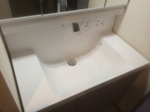 壁から水栓が出ているので、水栓周りの水垢汚れが防げます！