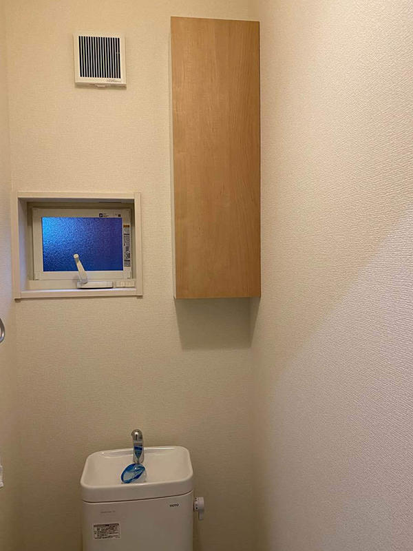 トイレリフォーム完成　リクシル　コーナーミドルキャビネット｜滋賀でリフォームするなら匠工房