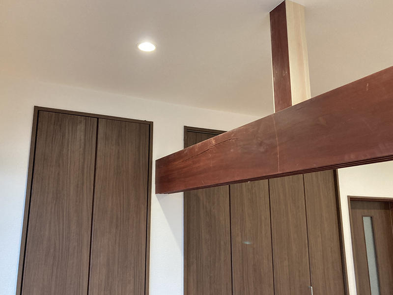 和室から洋室リフォーム完成　長押はそのままに｜滋賀でリフォームするなら匠工房