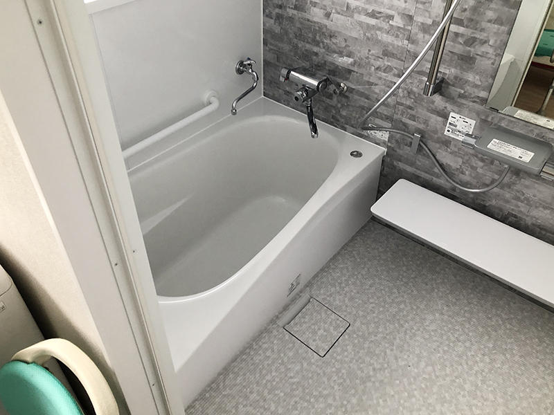 水まわりリフォーム完成　システムバス　TOTO　サザナ｜滋賀でリフォームするなら匠工房