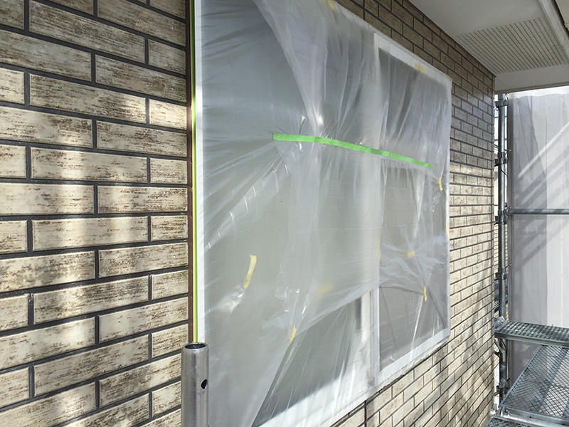 外壁を塗装する前に養生は必須です.JPG