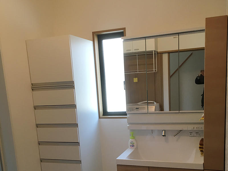 ペアガラスリフォーム施工前　洗面所の窓｜滋賀でリフォームするなら匠工房