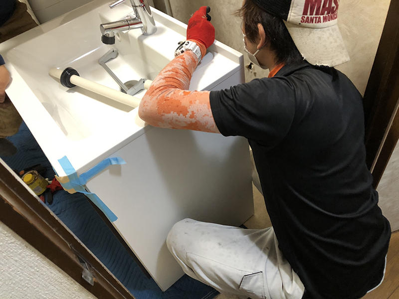 洗面台リフォーム施工中　洗面を撤去しました｜滋賀でリフォームするなら匠工房