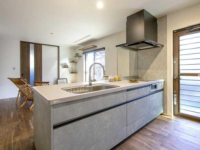 注文住宅新築完成　システムキッチン｜滋賀で家を建てるなら匠工房