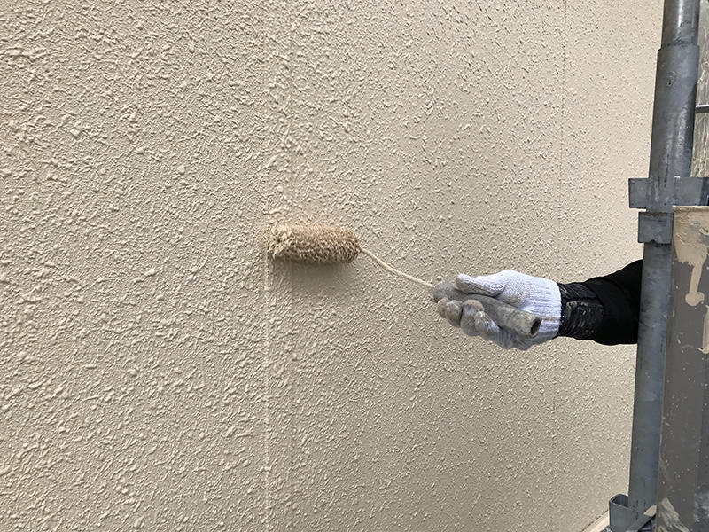 上塗り作業中.jpg