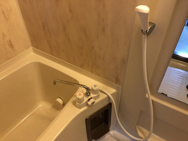 浴室水栓リフォーム完成　KVK　シャワーホース付水栓｜滋賀でリフォームするなら匠工房