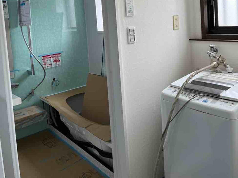 お風呂リフォーム施工中　システムバスを組立ました｜滋賀でリフォームするなら匠工房