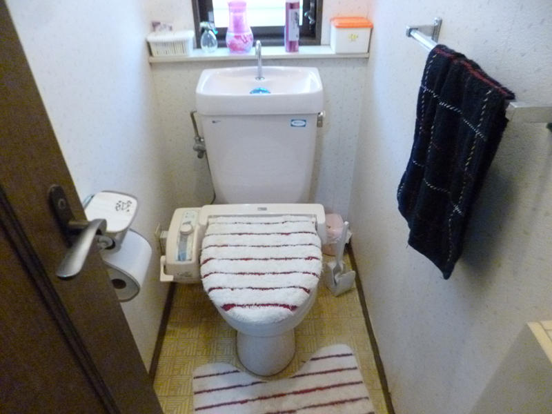 前トイレ.JPG