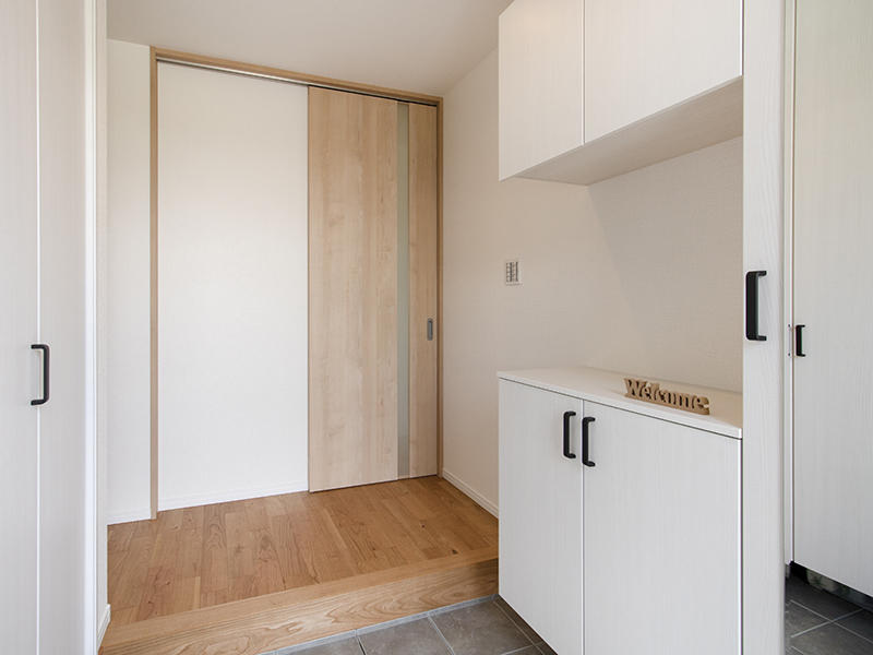 新築注文住宅完成1階　玄関｜滋賀で家を建てる匠工房