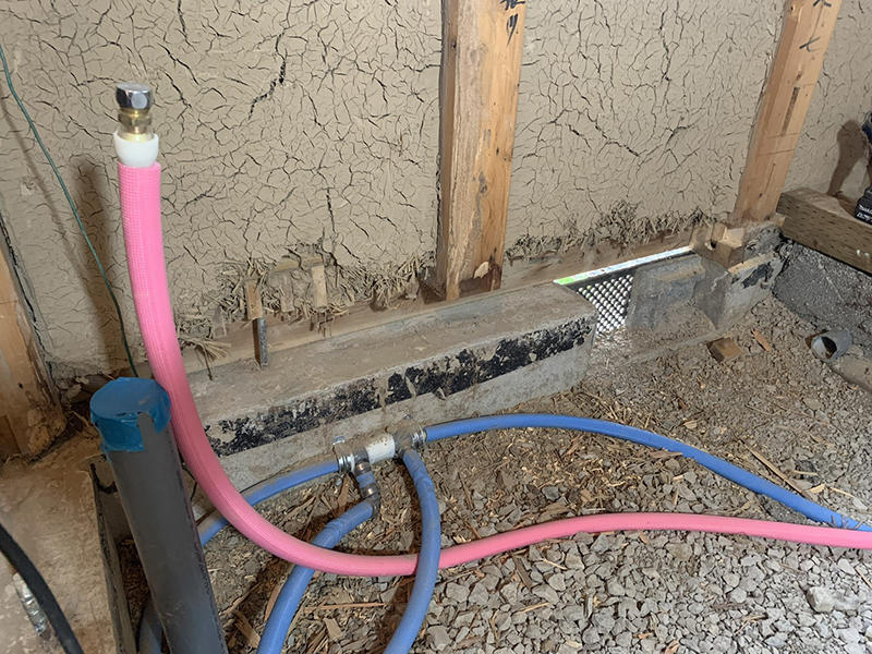 お風呂リフォーム施工中 設備配管入れ替え|滋賀でリフォームするなら匠工房