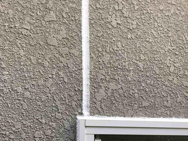 コーキング　打ち変えます