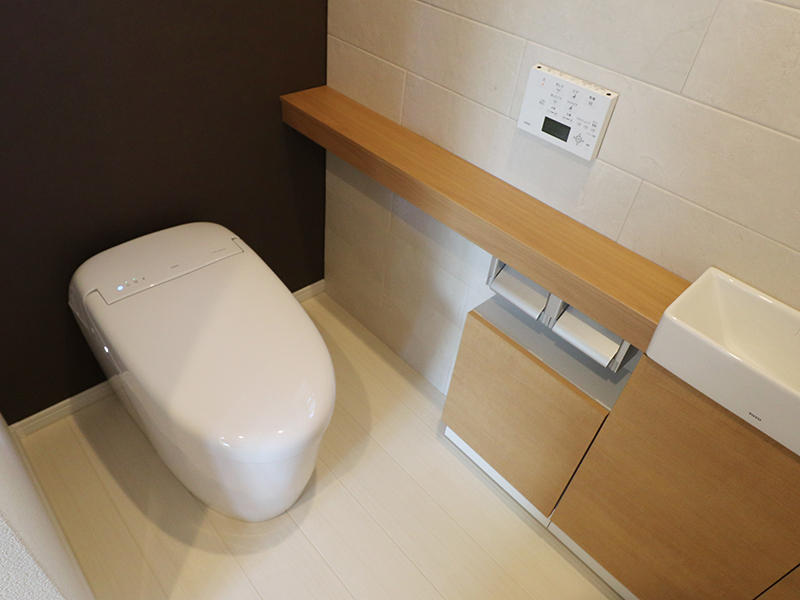 1階トイレはTOTO　ネオレスト