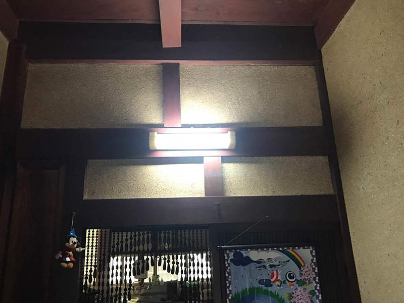 施工前　玄関照明