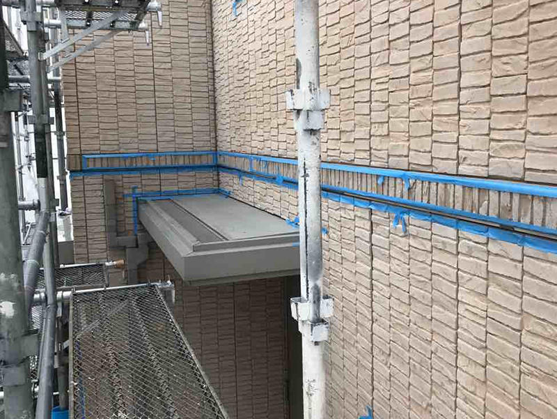 外壁塗装リフォーム施工中 コーキング養生|滋賀でリフォームするなら匠工房