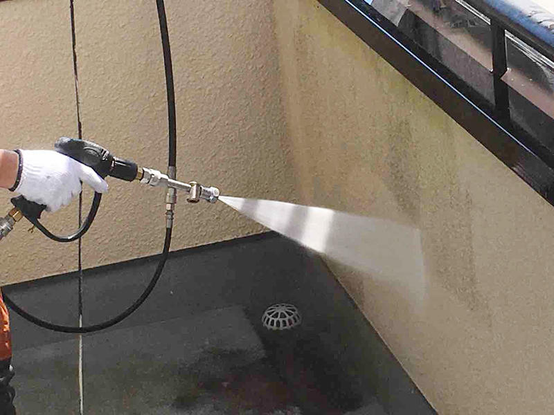 外装リフォーム施工中 高圧洗浄|滋賀でリフォームするなら匠工房