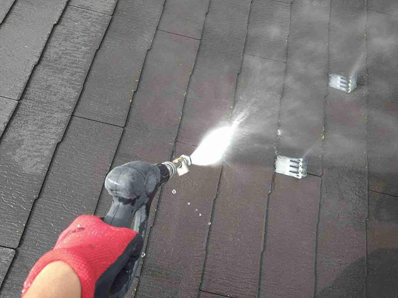 外装リフォーム施工中 屋根:高圧洗浄|滋賀でリフォームするなら匠工房