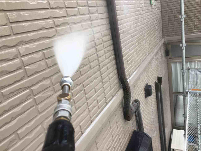 外壁塗装リフォーム施工中 高圧洗浄|滋賀でリフォームするなら匠工房