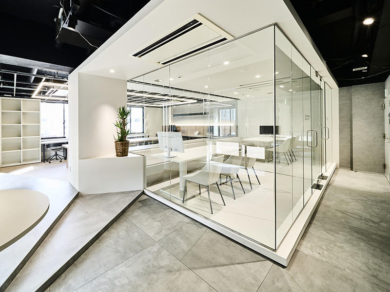 大阪府大阪市 テナント工房 大阪オフィス様 お客様にも安心してお過ごしいただけるような空間づくりを行いました|滋賀や大阪で店舗リフォームなら匠工房