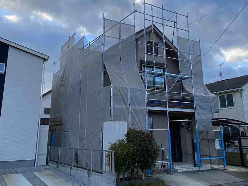 外装リフォーム施工中　足場組立｜滋賀でリフォームするなら匠工房