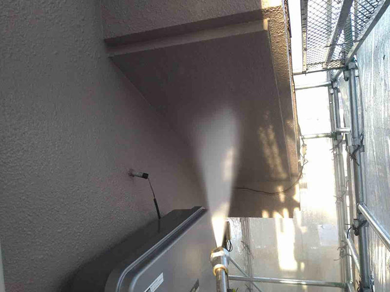 外装リフォーム施工中　外壁：高圧洗浄｜滋賀でリフォームするなら匠工房