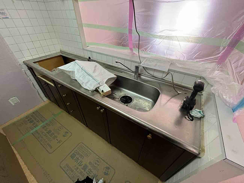 キッチンリフォーム施工中 キッチン解体|滋賀でリフォームするなら匠工房