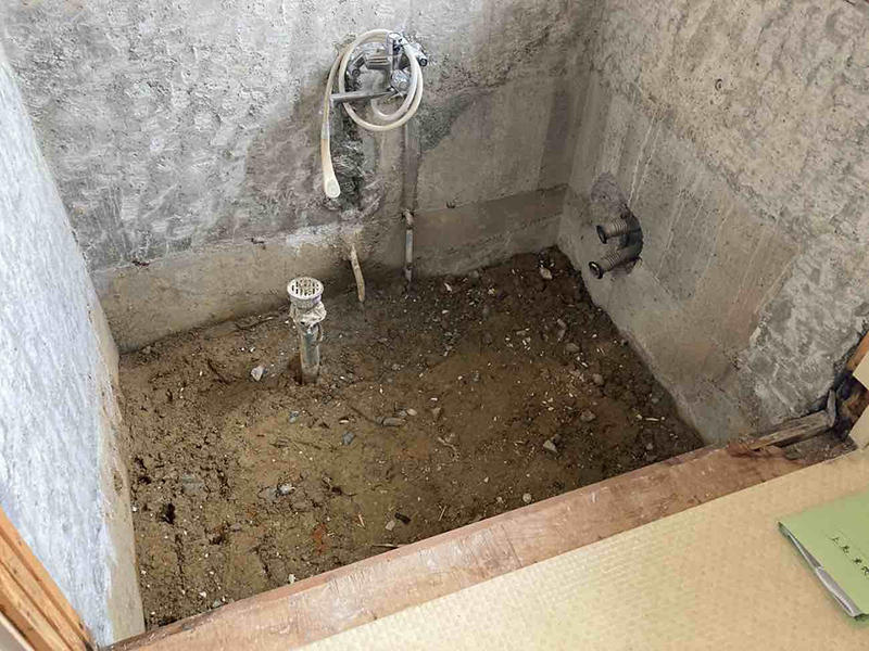 お風呂リフォーム施工中　お風呂解体｜滋賀でリフォームするなら匠工房