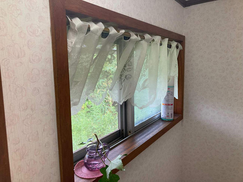 トイレリフォーム施工前 窓|滋賀でリフォームするなら匠工房