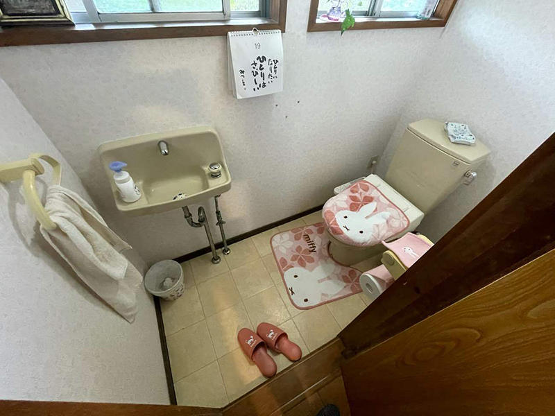 トイレリフォーム施工前　トイレ（分離型）｜滋賀でリフォームするなら匠工房