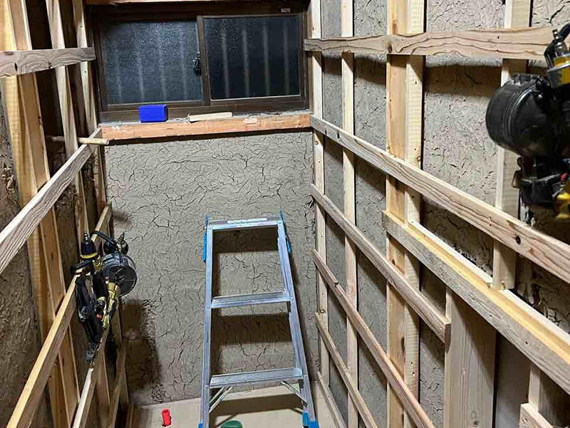 トイレリフォーム施工中　下地造作｜滋賀でリフォームするなら匠工房