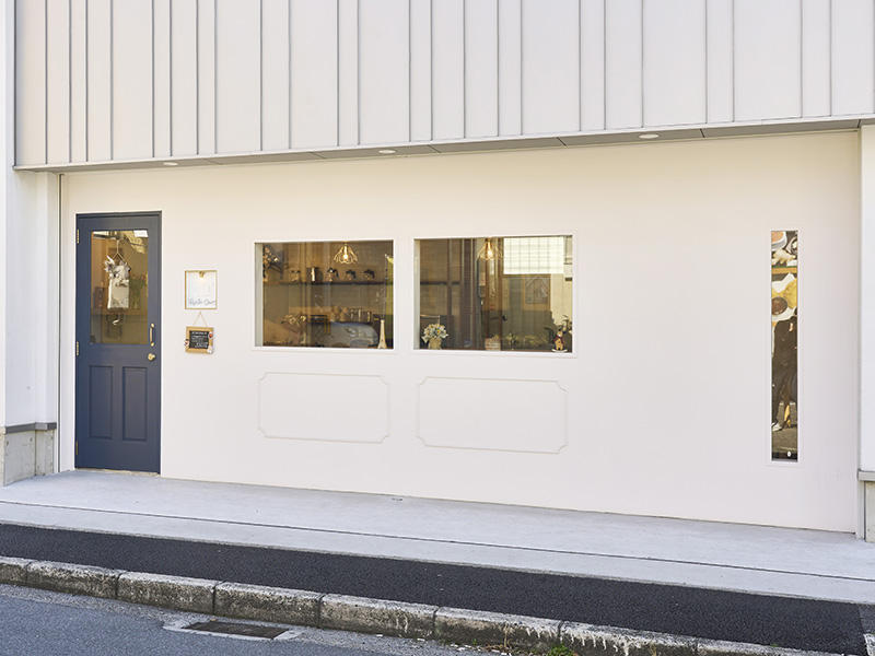 まいにちおやつ Petit Ours様　カフェ　窓を大きくとり、明るく入りやすい店舗｜滋賀や大阪で店舗リフォームなら匠工房