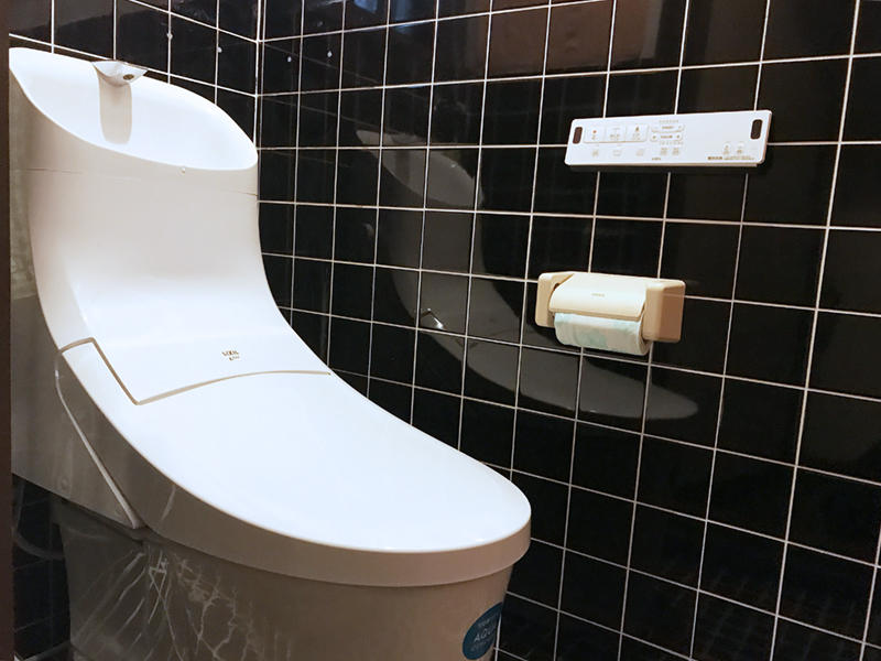 施工事例　トイレ　リクシル　LIXIL