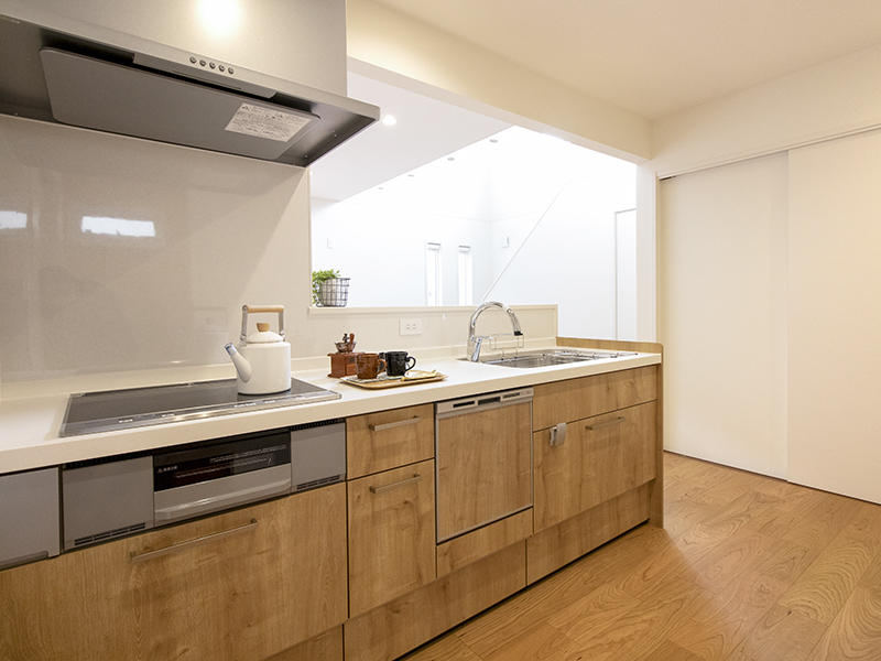 ゼロキューブ新築完成　システムキッチン｜滋賀で家を建てるなら匠工房