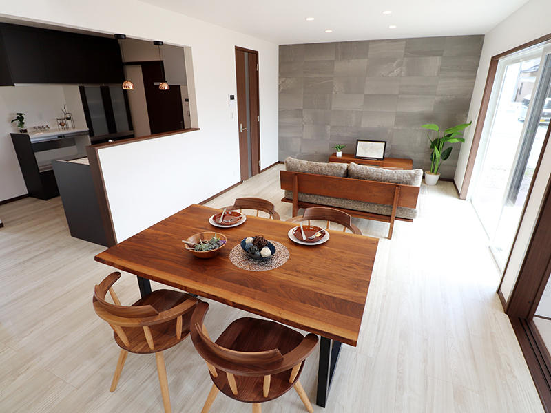 新築ゼロキューブ完成　リビング・ダイニング｜滋賀で家を建てるなら匠工房
