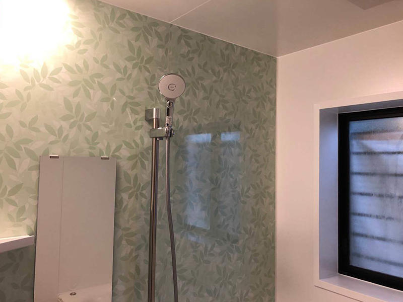 アクセントパネルはグリーンリーフを採用