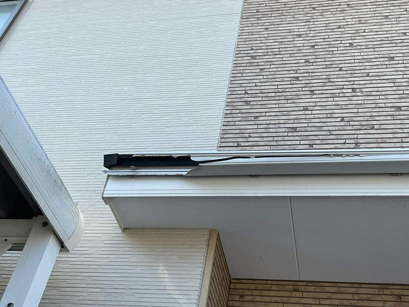 雨樋リフォーム施工前 雨樋割れ|滋賀でリフォームするなら匠工房
