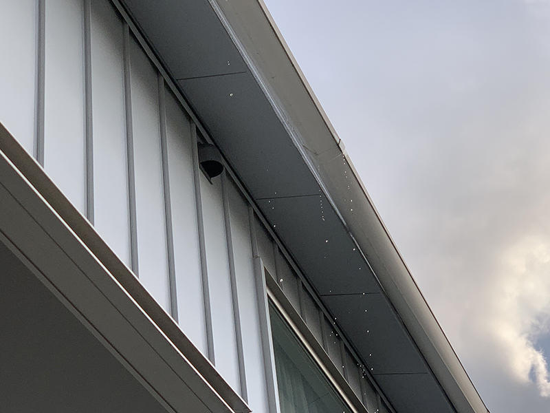 雨樋リフォーム施工前　雨も漏れています｜滋賀でリフォームするなら匠工房