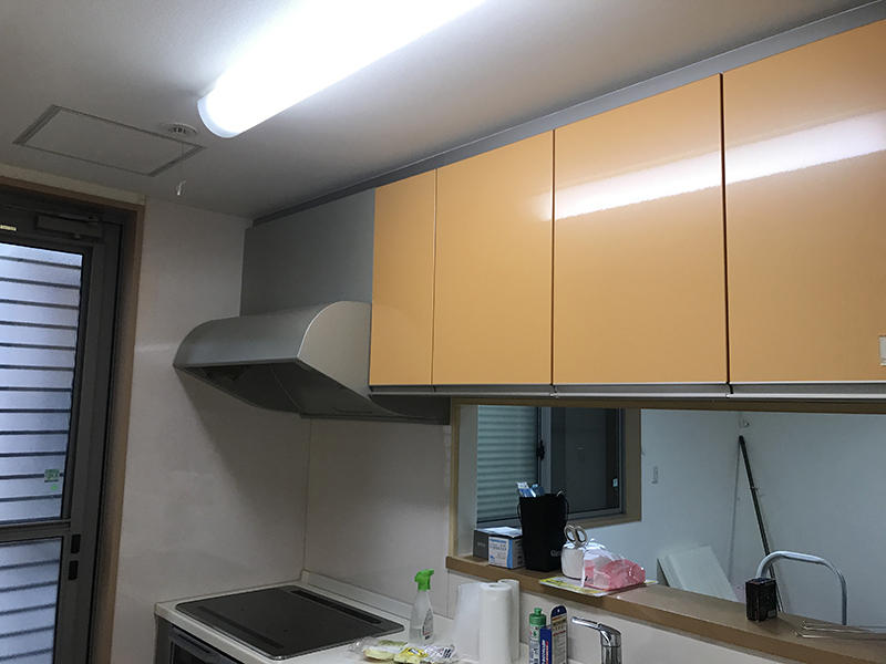 キッチンリフォーム施工前　キッチン吊り戸棚｜滋賀でリフォームするなら匠工房