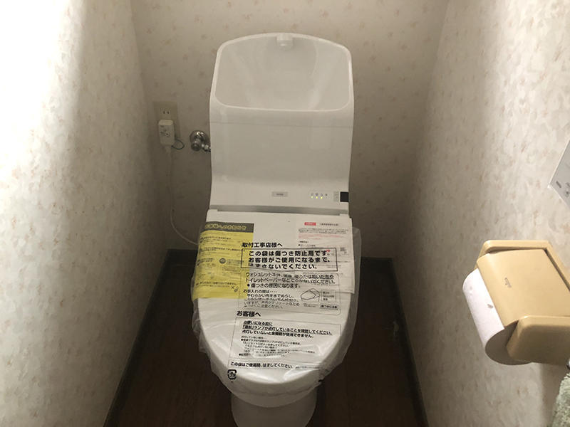 お風呂リフォーム完成　トイレ　TOTO　HV｜滋賀でリフォームするなら匠工房