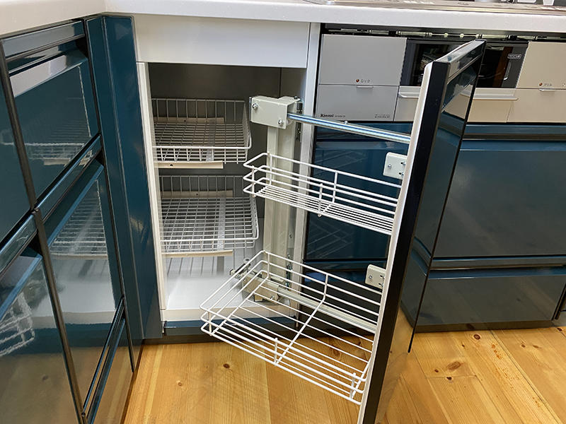 キッチンリフォーム完成　L型キッチンの弱点のコーナー部分も、収納たくさん｜滋賀でリフォームするなら匠工房