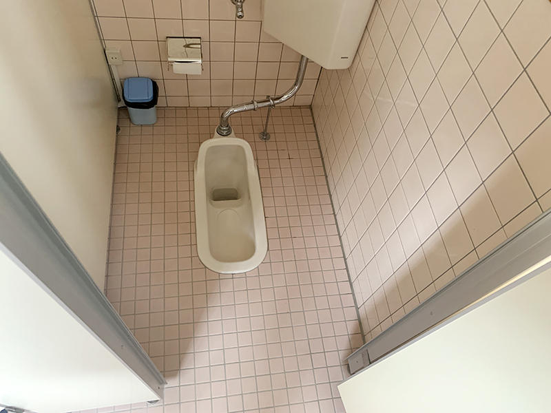 トイレリフォーム施工前　和式トイレ｜滋賀でリフォームするなら匠工房