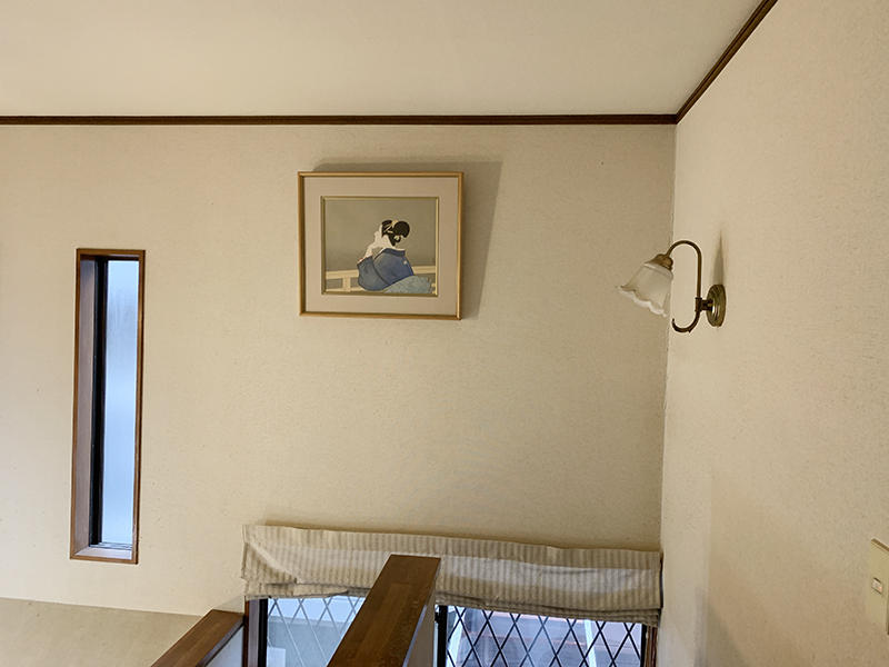 クロスリフォーム施工前　階段｜滋賀でリフォームするなら匠工房