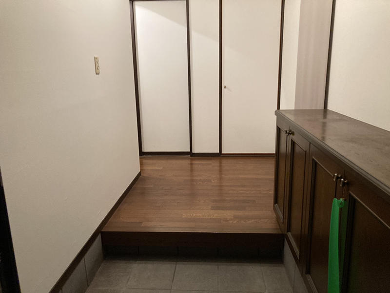 クロスリフォーム完成　玄関クロス｜滋賀でリフォームするなら匠工房