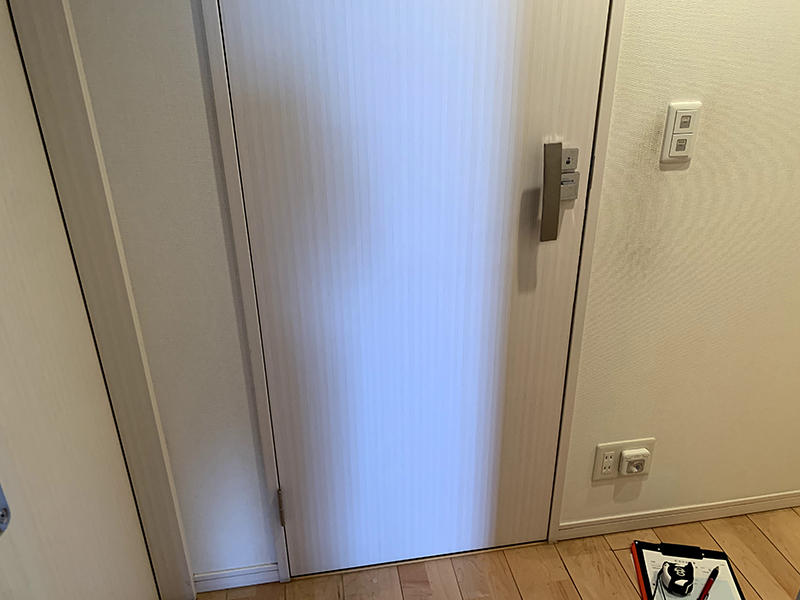 マンションリフォーム施工前　トイレドア｜滋賀でリフォームするなら匠工房